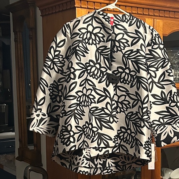 IC COLLECTION Black and White Floral Blazer